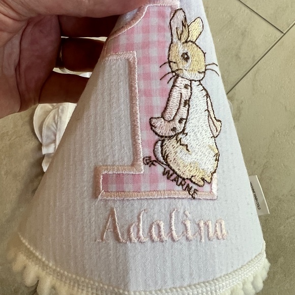 Blank’s boutique Peter rabbit birthday party hat and bib Adalina - Picture 2 of 12